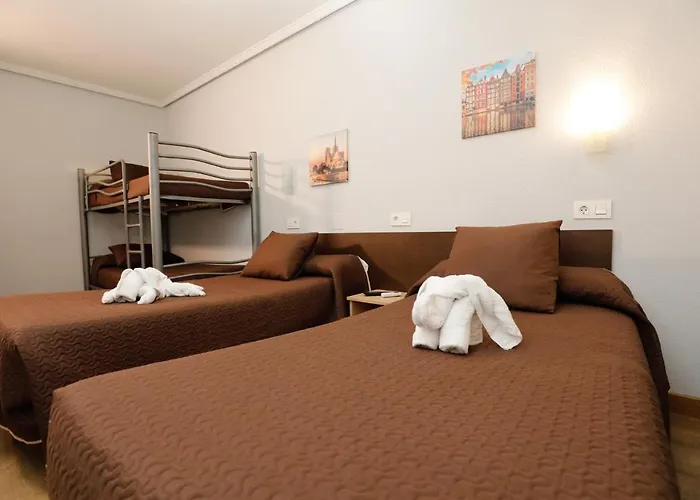 ゲストハウス Conde David 2*